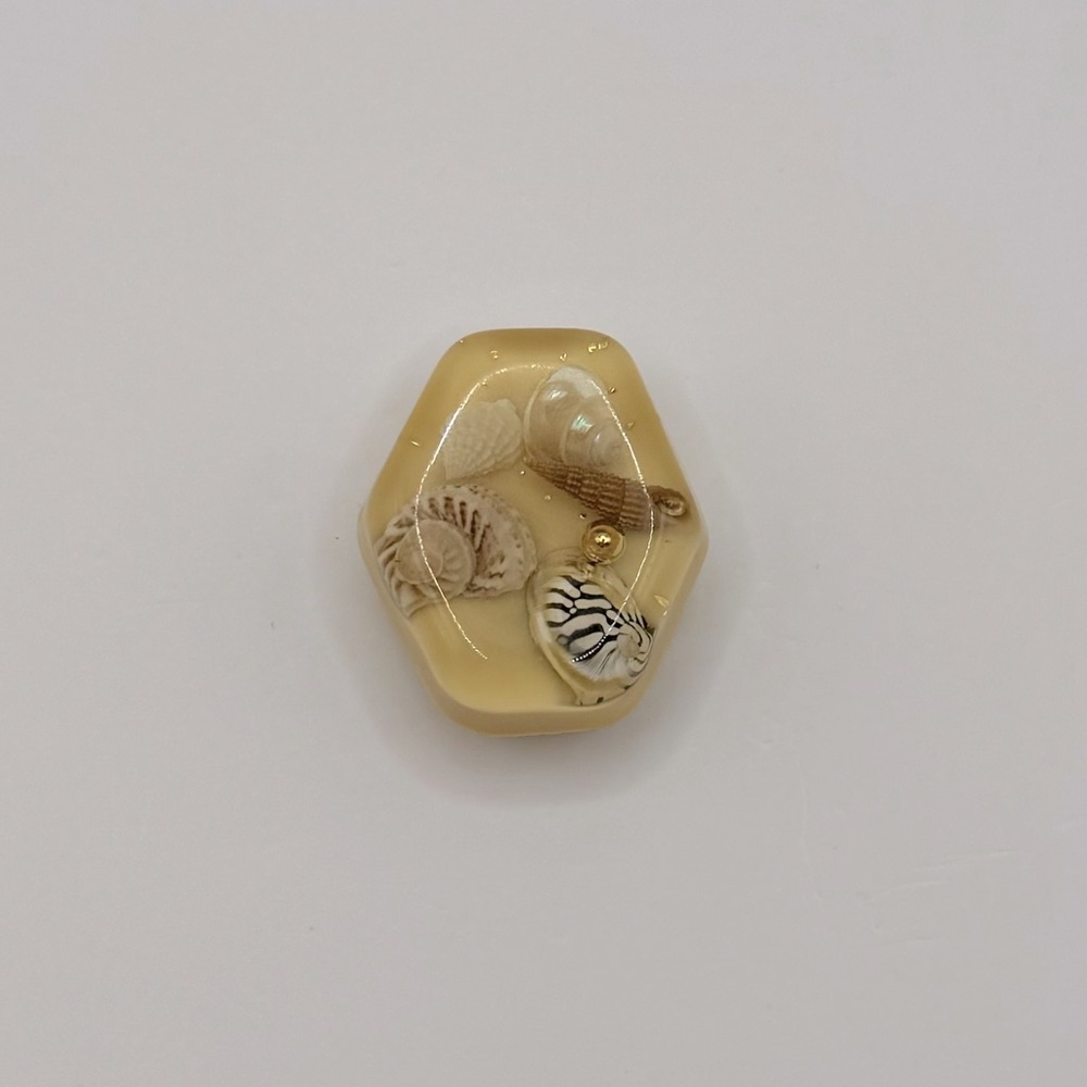 VINTAGE Resin Shell Button Cover - Picture 10 of 14